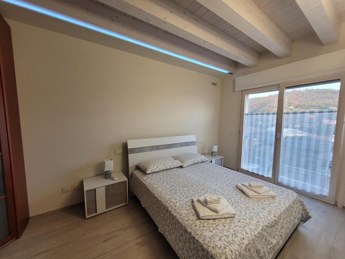 Garda view - Nuovo appartamento con solarium vista lago Esterno foto