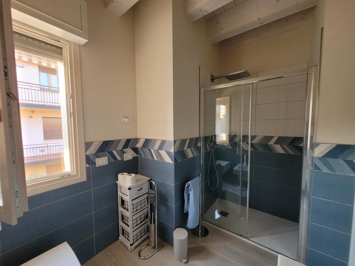 Garda view - Nuovo appartamento con solarium vista lago Esterno foto