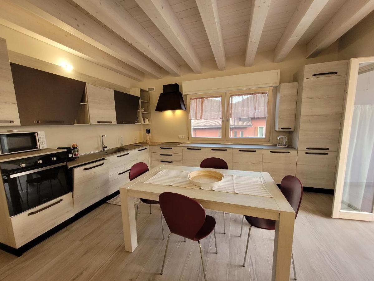 Garda view - Nuovo appartamento con solarium vista lago Esterno foto