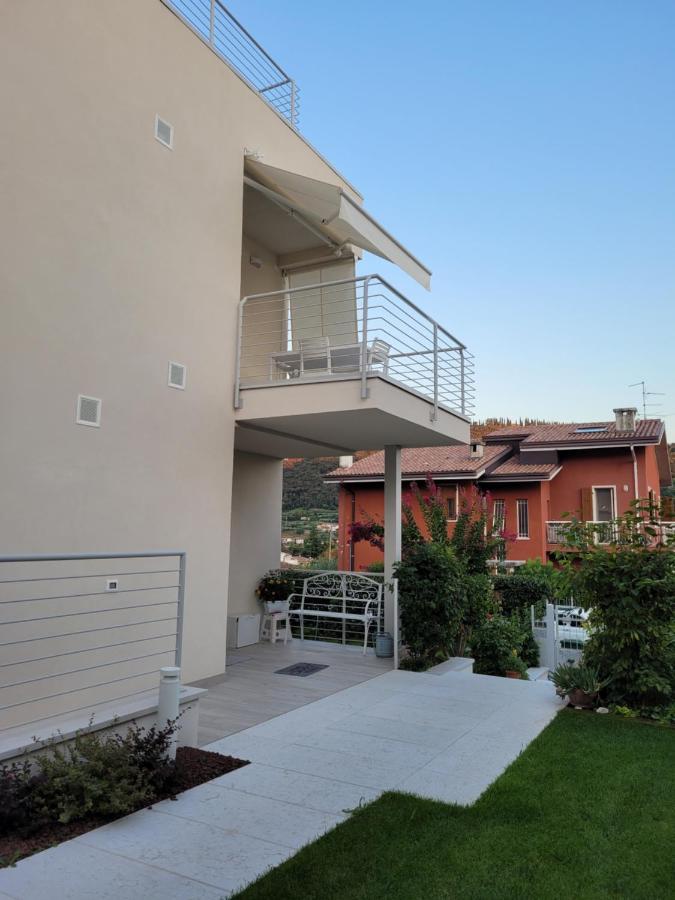 Garda view - Nuovo appartamento con solarium vista lago Esterno foto