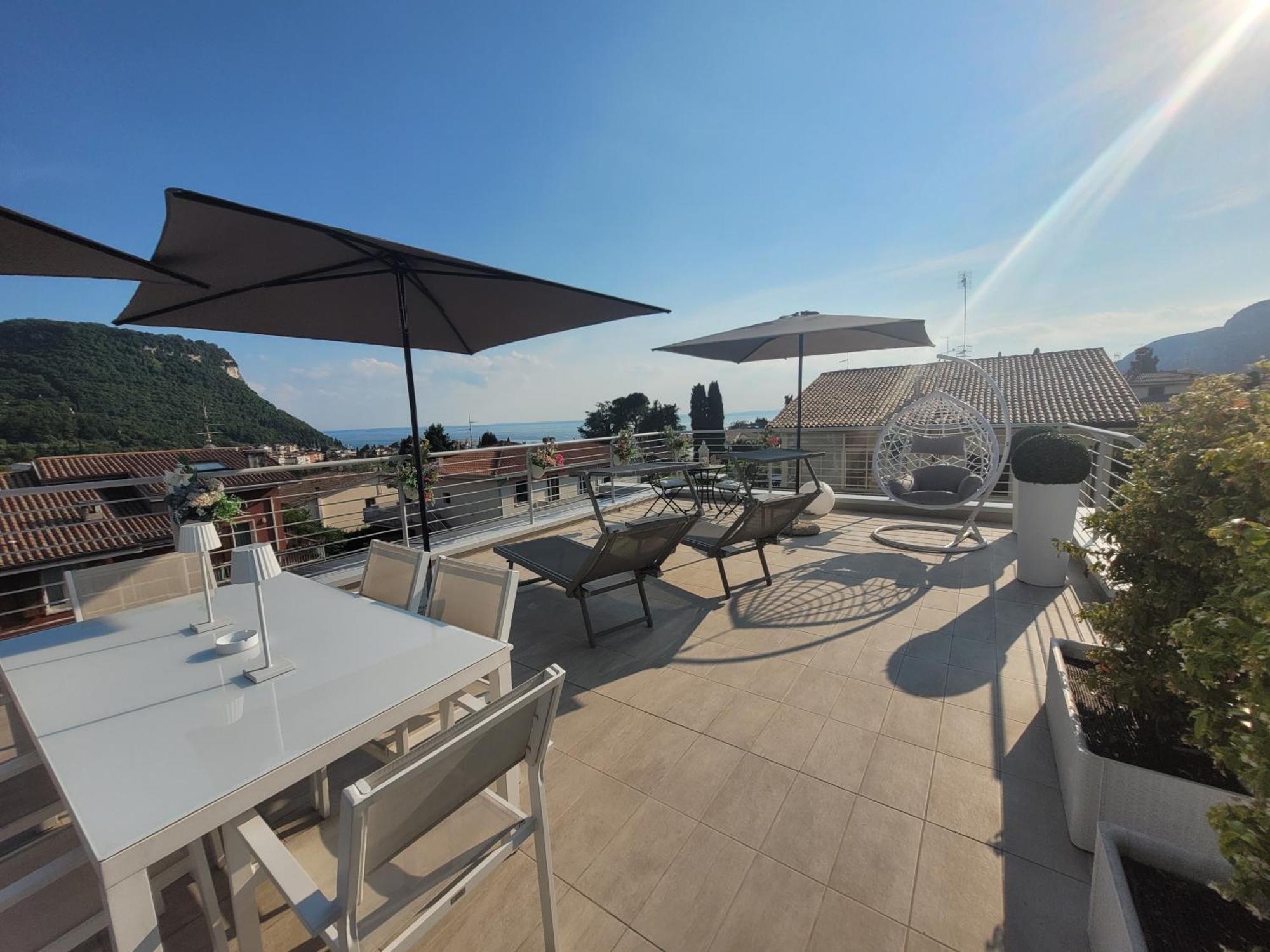 Garda view - Nuovo appartamento con solarium vista lago Esterno foto